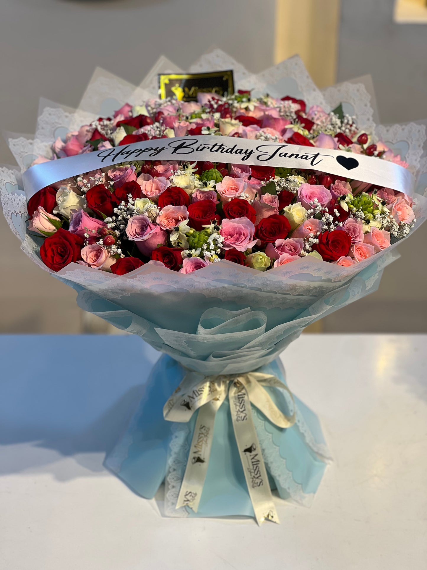 Glamorous bouquet customized