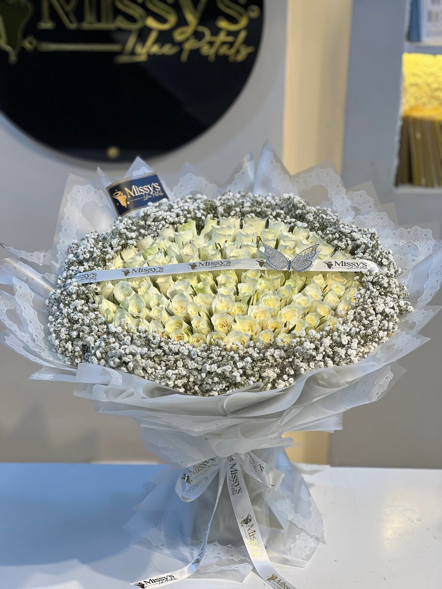 White bouquet feels