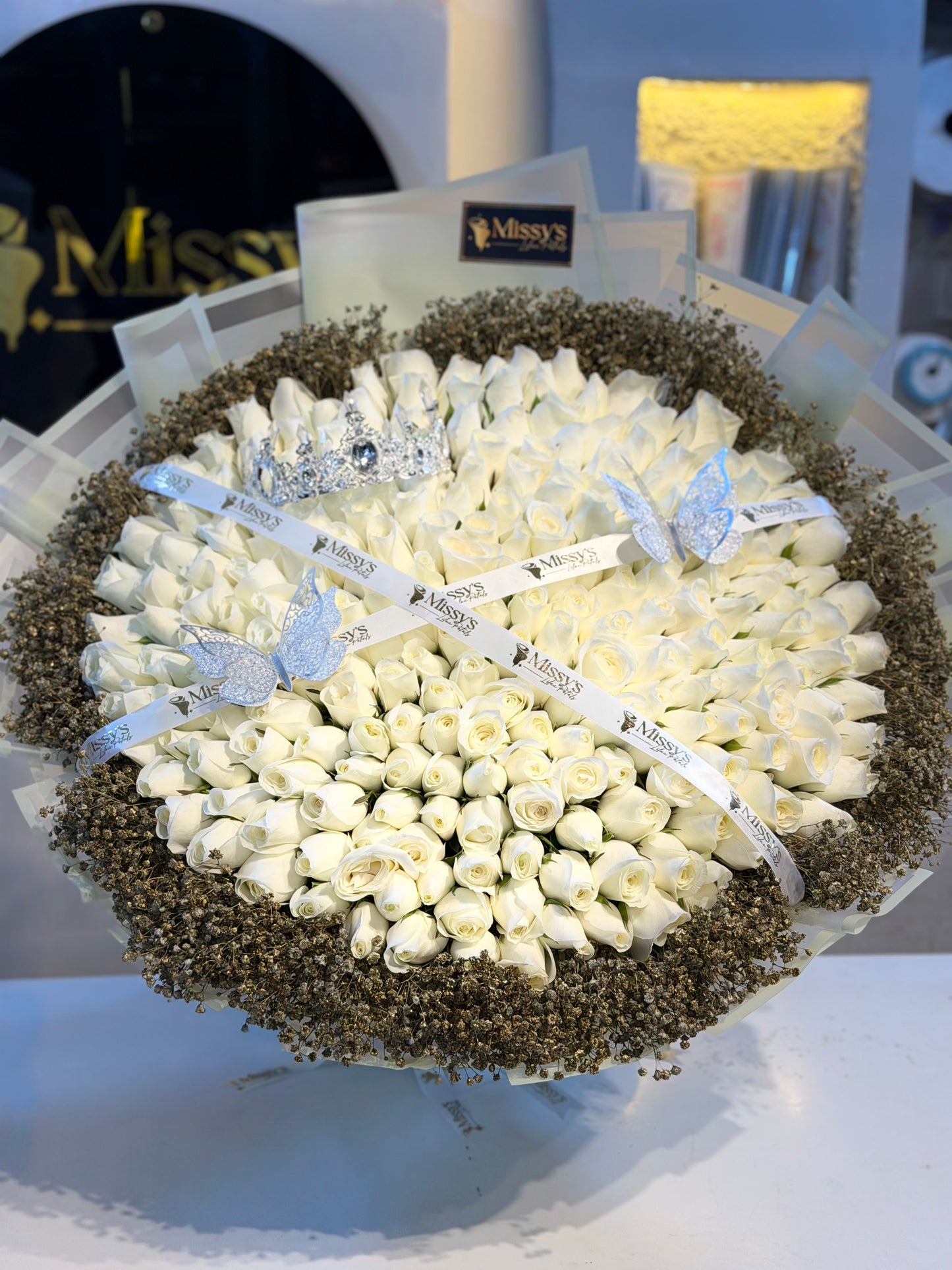 White roses mega giant