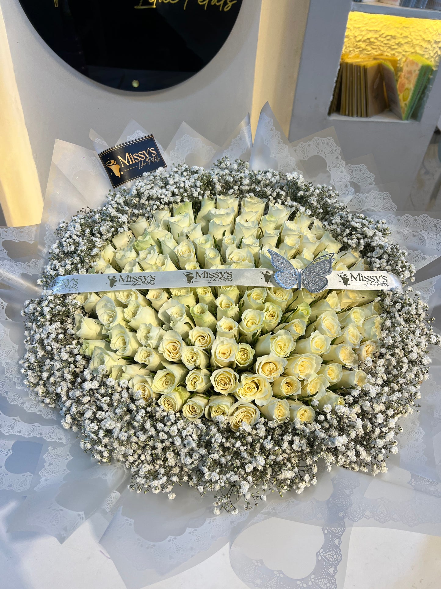 White bouquet feels